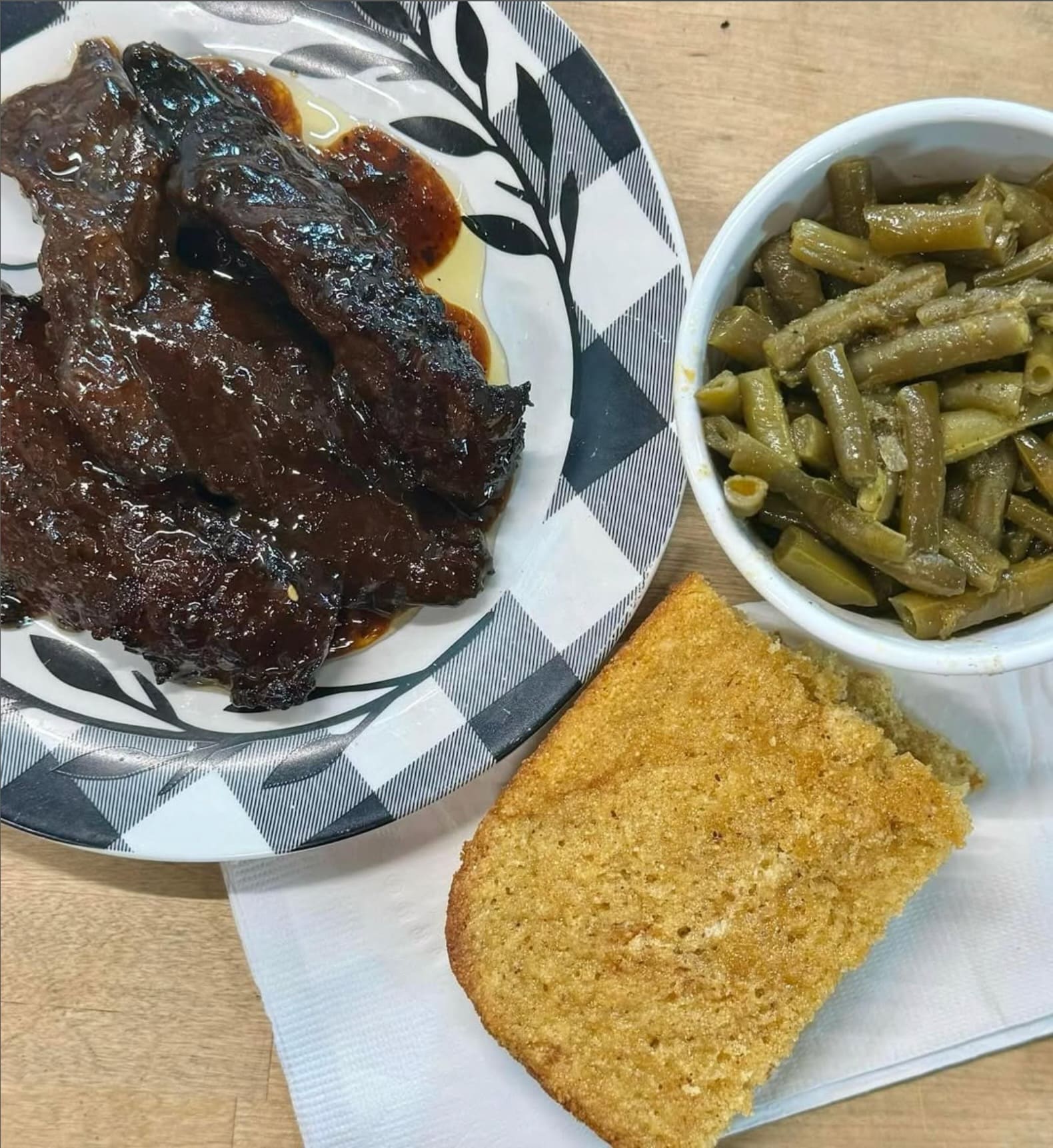 Burnt ends and green beans by Sweet T & Greens.